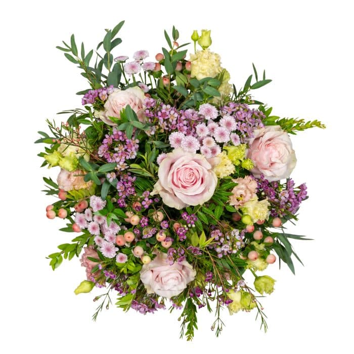 bouquet with pink roses and hydrangeas